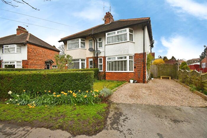 4 Bedroom Semi Detached House For Sale In New Walk, North Ferriby, HU14