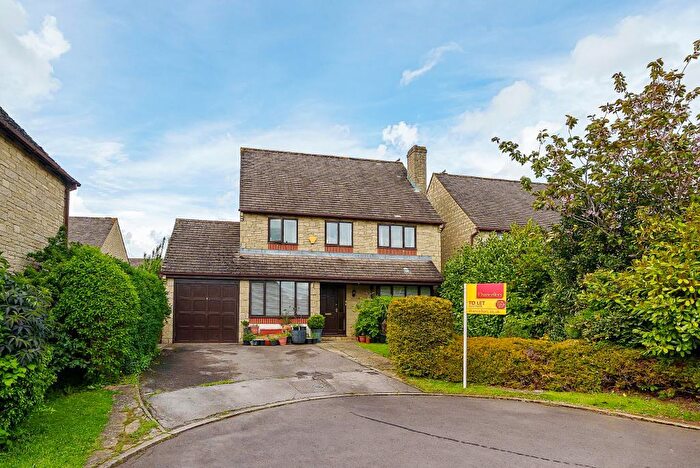 4 Bedroom Semi-Detached House To Rent In Deer Park, Witney, OX28