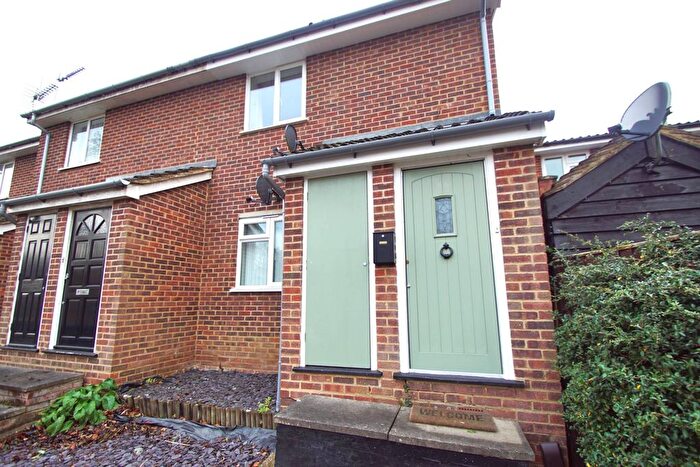 1 Bedroom Flat To Rent In Millstream Close, Hertford, SG14