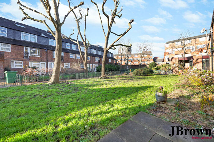 1 Bedroom Flat For Sale In Brydon Walk, London, N1