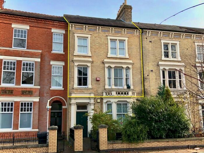 3 Bedroom Apartment To Rent In Fosse Road Central, West End, Leicester, LE3