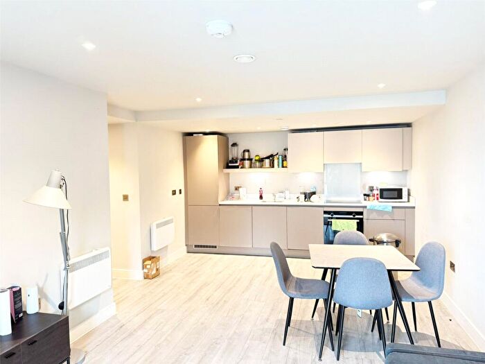 2 Bedroom Apartment To Rent In St Martin's Place, Broad Street, Birmingham, B15