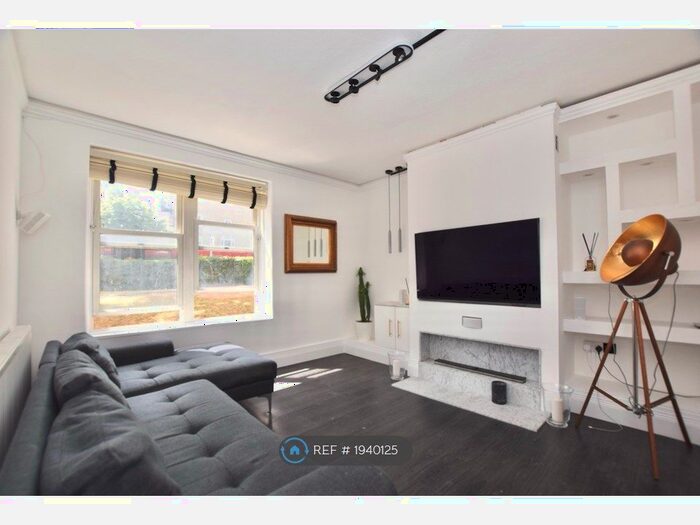 2 Bedroom Flat To Rent In Glendown House, London, E8
