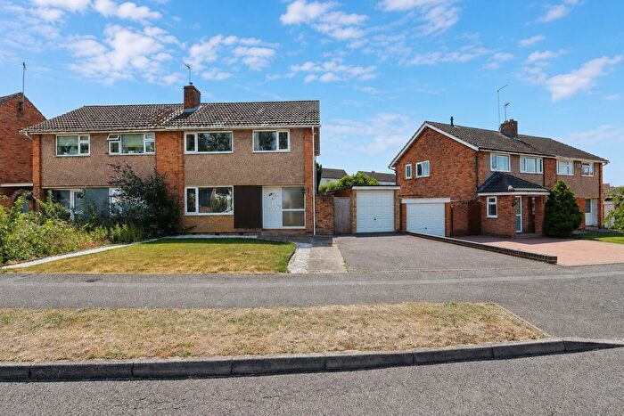 3 Bedroom Semi-Detached House For Sale In St Catherines Road, Kettering, NN15