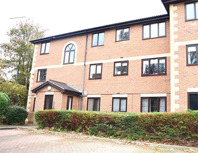 1 Bedroom Flat For Sale In Winston Close, Greenhithe, DA9