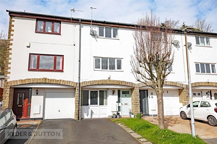 3 Bedroom Town House For Sale In St. Johns Gardens, Mossley, OL5