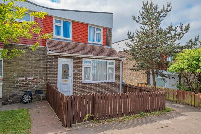 3 Bedroom Semi Detached House For Sale In Ashford, Allerdene, Gateshead, Tyne And Wear, NE9