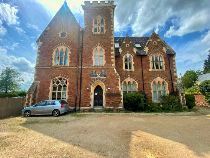 2 Bedroom Apartment To Rent In Stardens Manor, Newent, GL18