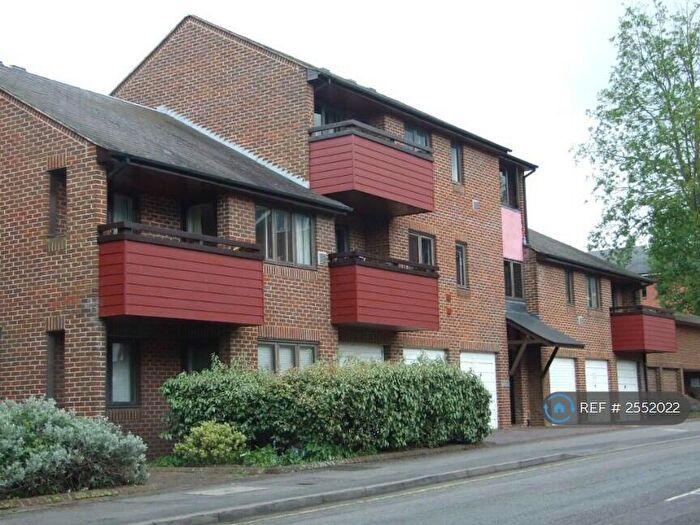 1 Bedroom Flat To Rent In Sidmoth Court, Reading, RG1