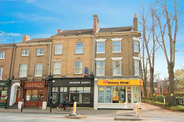 1 Bedroom Flat To Rent In Church Walk, Town Centre, CV21