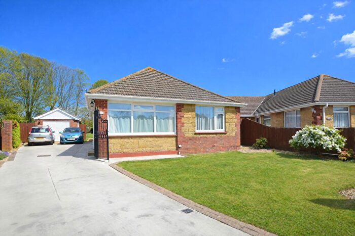 2 Bedroom Detached Bungalow For Sale In Large Gardens * Lake, PO36