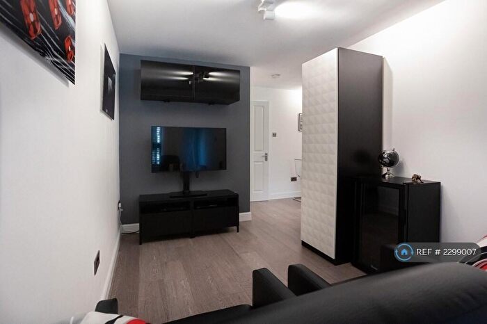 1 Bedroom Maisonette To Rent In Carters Walk, Farnham, GU9