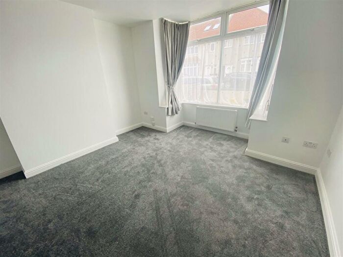 2 Bedroom Flat To Rent In B Garden Flat, Toronto Road, BS7