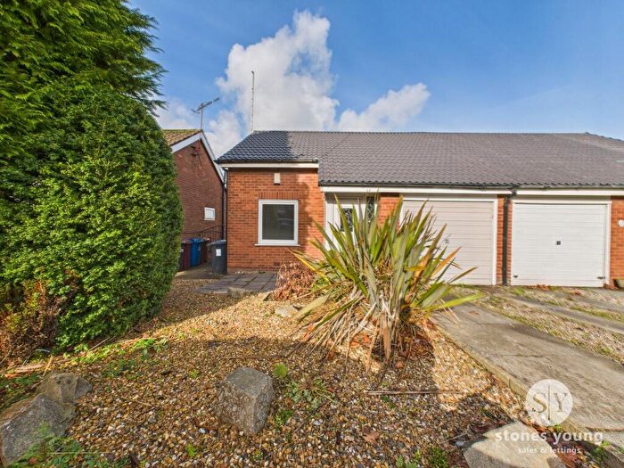 3 Bedroom Semi Detached House For Sale In Kestrel Close, Blackburn, BB1