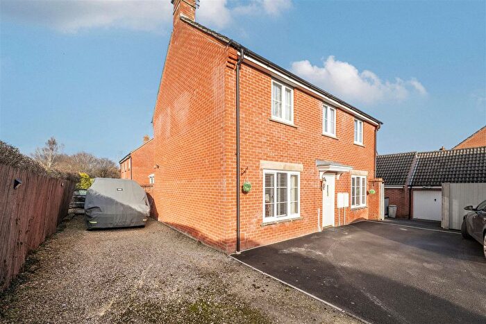 4 Bedroom Detached House For Sale In Millennium Close, Devizes, SN10