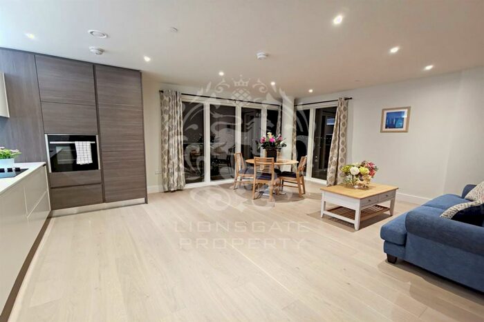 2 Bedroom Apartment To Rent In Hopgood Tower, Pegler Square, London, SE3