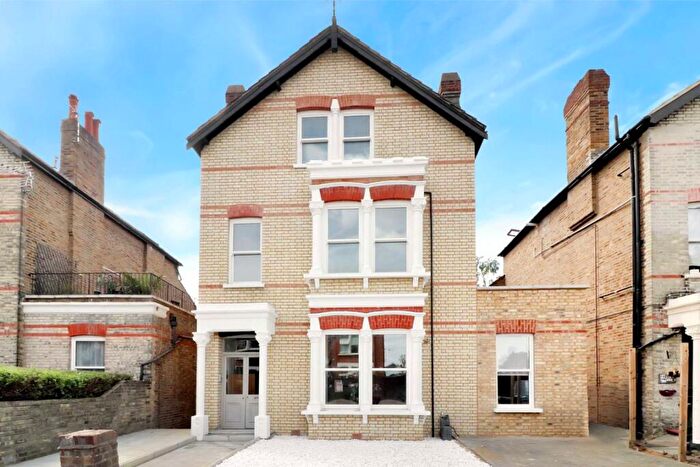 2 Bedroom Flat To Rent In Fassett Road, Kingston Upon Thames, KT1