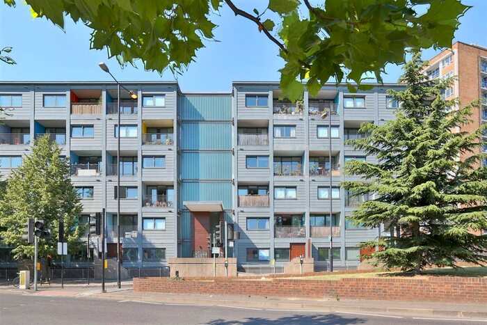 2 Bedroom Flat To Rent In Northwold Road, Stoke Newington, N16