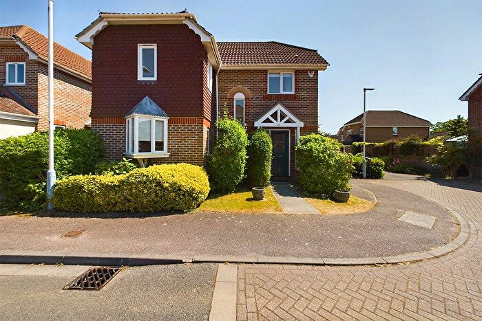 3 Bedroom Detached House To Rent In Burlington Close, Pinner, HA5