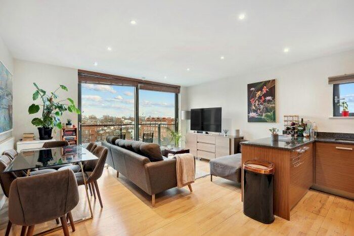 2 Bedroom Flat To Rent In Fulham Road, London, SW10