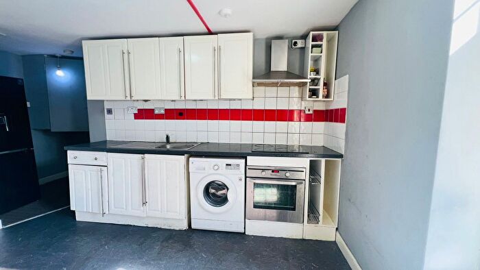 1 Bedroom Flat To Rent In High Street North, Dunstable, LU6