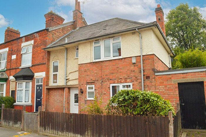 3 Bedroom Town House For Sale In Knighton Fields Road West, Knighton Fields, Leicester, LE2