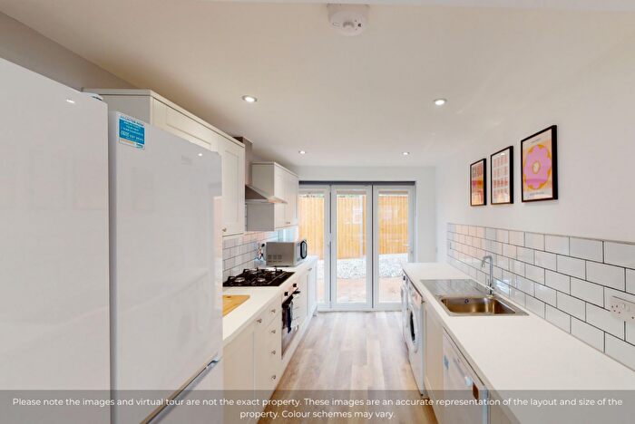 6 Bedroom House To Rent In Yew Tree Close, EX4