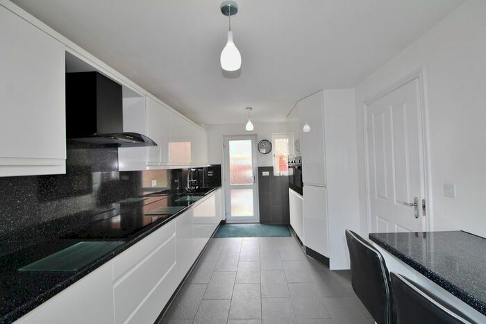 4 Bedroom Detached House For Sale In Champany Fields, Dodworth, Barnsley, S75