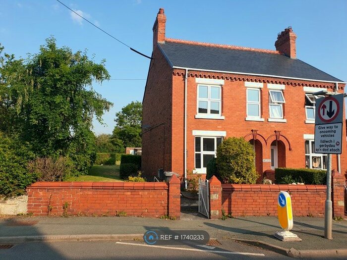 3 Bedroom Semi-Detached House To Rent In Bryn Hyfryd, Penycae, Wrexham, LL14
