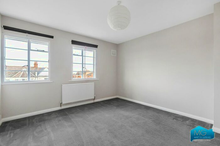 3 Bedroom Maisonette To Rent In East End Road, East Finchley, London, N2