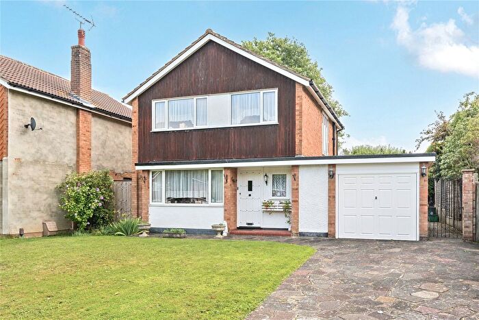 3 Bedroom Detached House For Sale In Drayton Avenue, Orpington, BR6