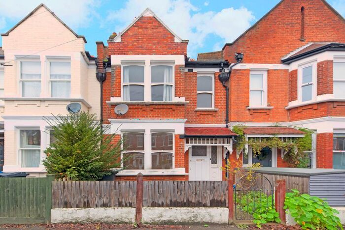 3 Bedroom Detached House To Rent In Adela Avenue, New Malden, KT3