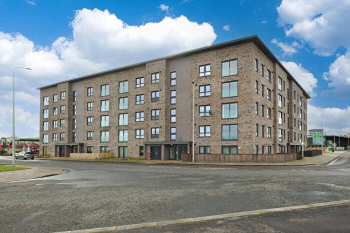 3 Bedroom Flat For Sale In Flat, Sandpiper Drive, Edinburgh, EH6