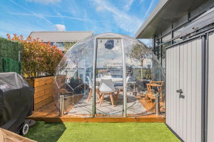 2 Bedroom Flat To Rent In Osiers Road, Wandsworth, London, SW18