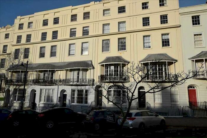 1 Bedroom Apartment To Rent In Wellington Square, Hastings, TN34