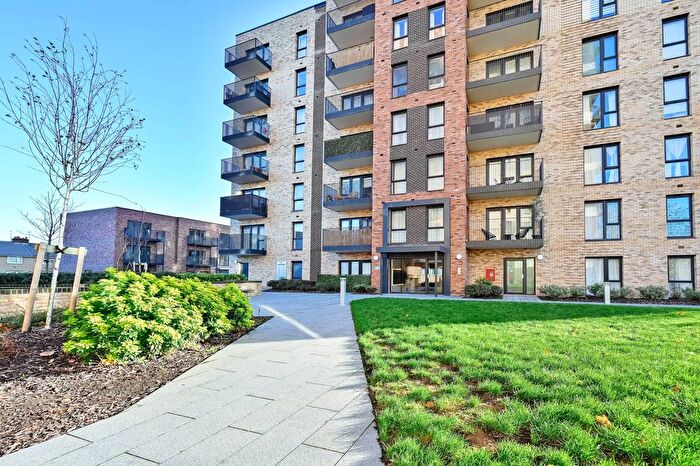 2 Bedroom Flat For Sale In Repton House, Watford, WD18