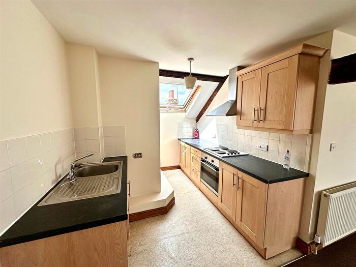 2 Bedroom Flat To Rent In Castlegate, Thirsk, YO7
