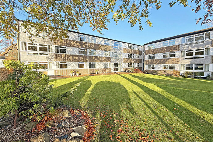 2 Bedroom Flat For Sale In Beechwood Court, Queen's Road, Harrogate, HG2