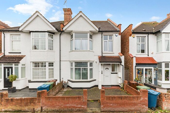 2 Bedroom Flat To Rent In Butler Road, Harrow, HA1