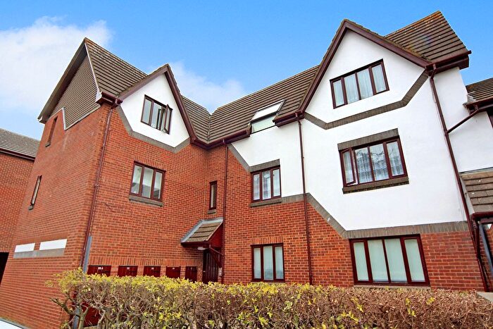 1 Bedroom Flat For Sale In Allington Close, Greenford, UB6