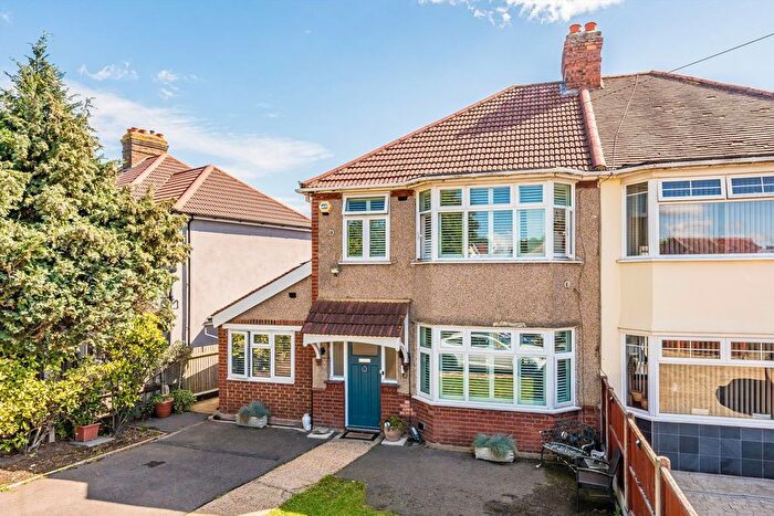 4 Bedroom Semi-detached House For Sale In The Drive, Isleworth, TW7