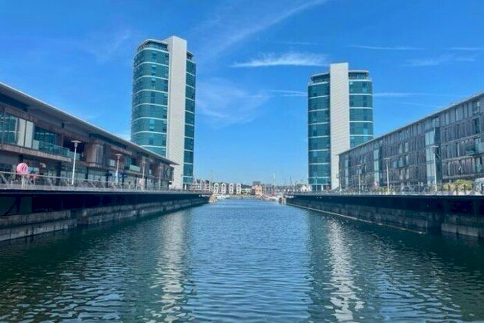 1 Bedroom Flat To Rent In Dock Head Road Chatham Quays, Chatham, ME4