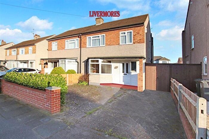 3 Bedroom Semi Detached House To Rent In North Road, Dartford, DA1