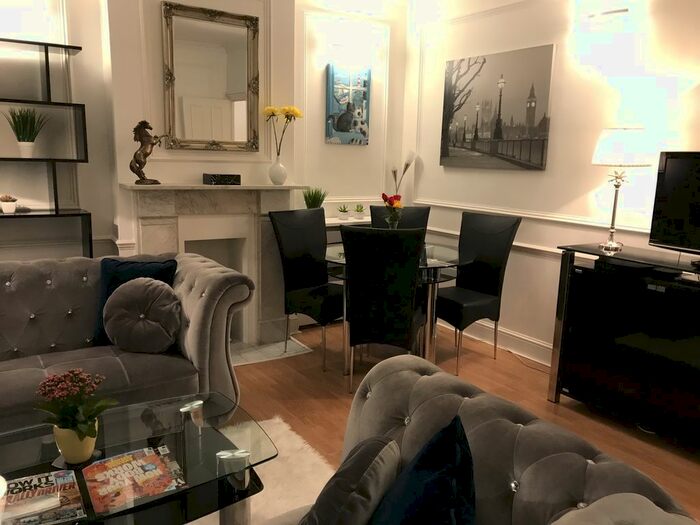 2 Bedroom Flat To Rent In Marylebone Street, London, W1G