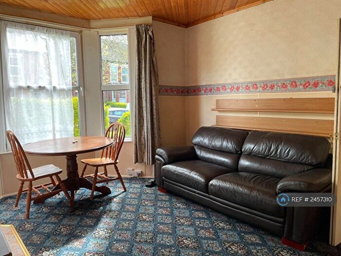 Studio To Rent In Marlborough Ave, Hull, HU5