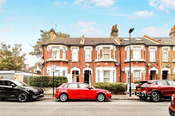 3 Bedroom Flat To Rent In Caledon Road, E6