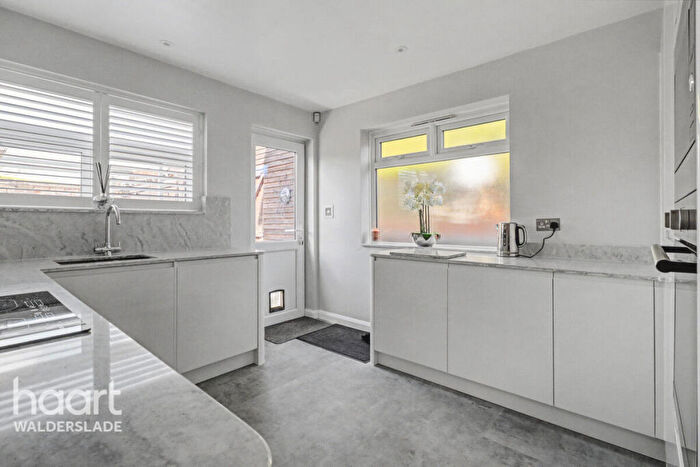 3 Bedroom Detached House For Sale In Kit Hill Avenue, Chatham, ME5