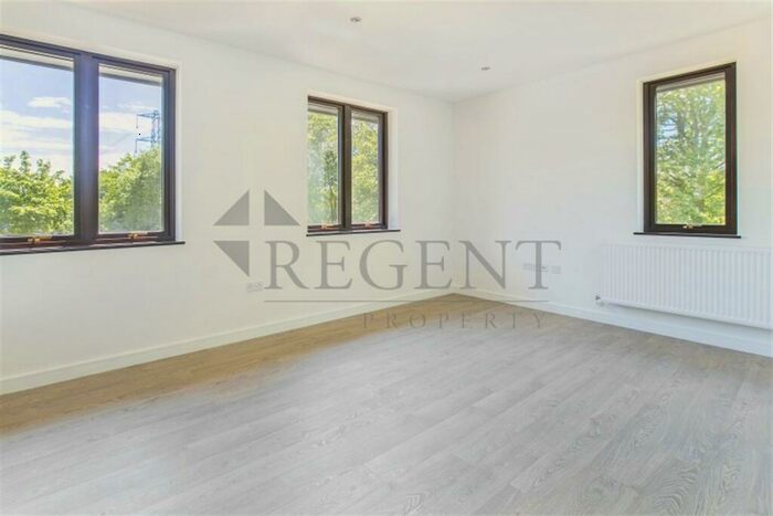1 Bedroom Apartment To Rent In Latour House, Hanworth Lane, KT16