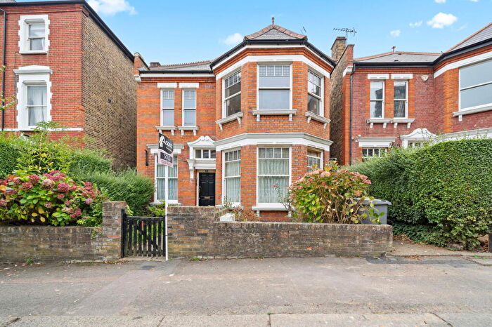 1 Bedroom Apartment For Sale In Exeter Road, NW2