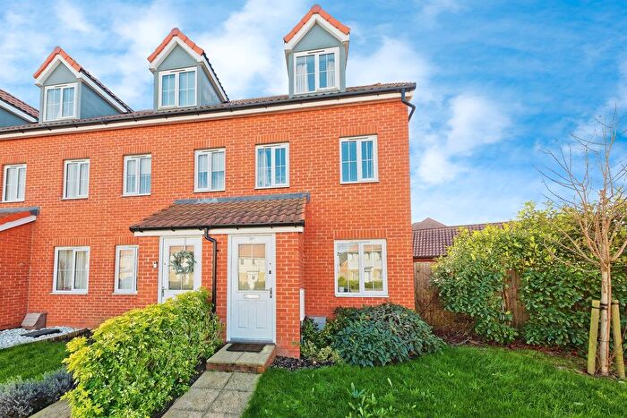 3 Bedroom End Of Terrace House For Sale In Central Boulevard, Aylesham, Canterbury, CT3